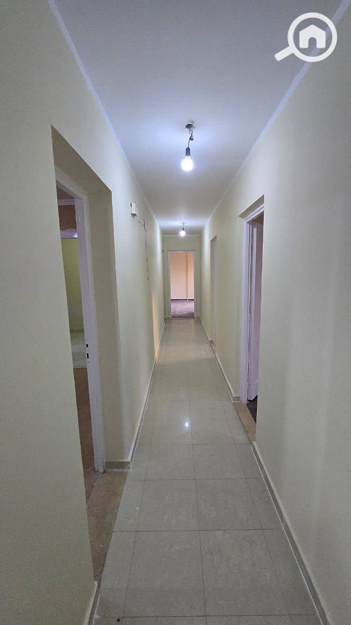 8 c8525306-233a-46d8-8466-a1b0979fac13. jpg