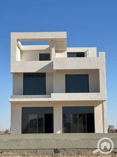 4 Bedroom Villa for Sale in Sheikh Zayed, Giza - WhatsApp Image 2023-08-07 at 18.33. 47 - Copy. jpg 4 Bedroom Villa for Sale in Sheikh Zayed, Giza - WhatsApp Image 2023-08-07 at 18.33. 47 - Copy. jpg