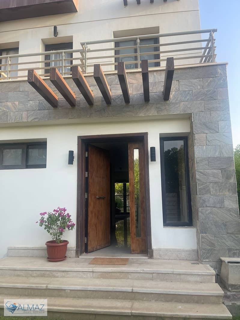 4 WhatsApp Image 2025-12-17 at 1.40. 35 PM (2). jpeg