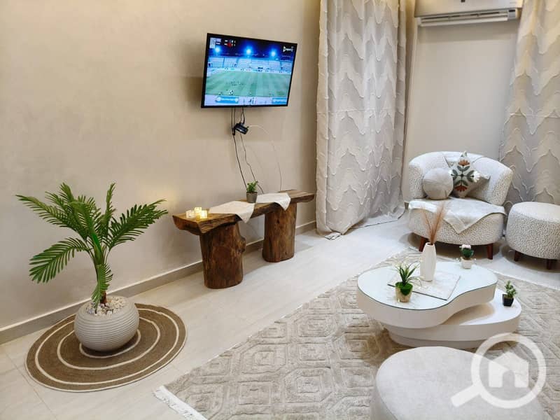 3 c8b4f3eb-99f1-4228-9955-44dd6ad467bc. jpg