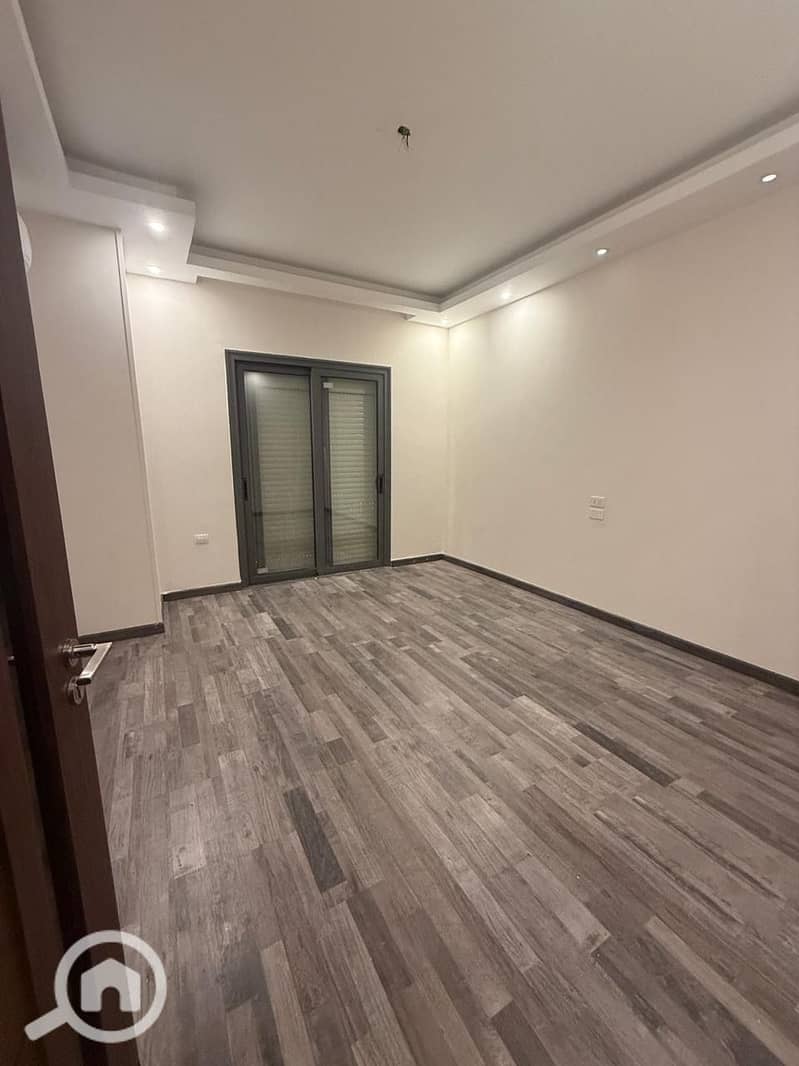 4 d5c83100-2c64-44ad-b4ae-4648f56bd1d7. jpeg