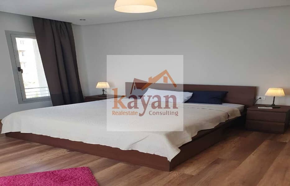 12 0286a4b9-5bda-4898-bc7a-059b05b842db. jpg