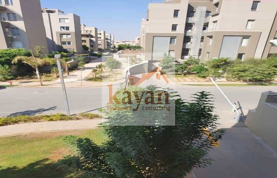 14 535d30c8-b7b8-4193-a857-bf601f2ef177. jpg