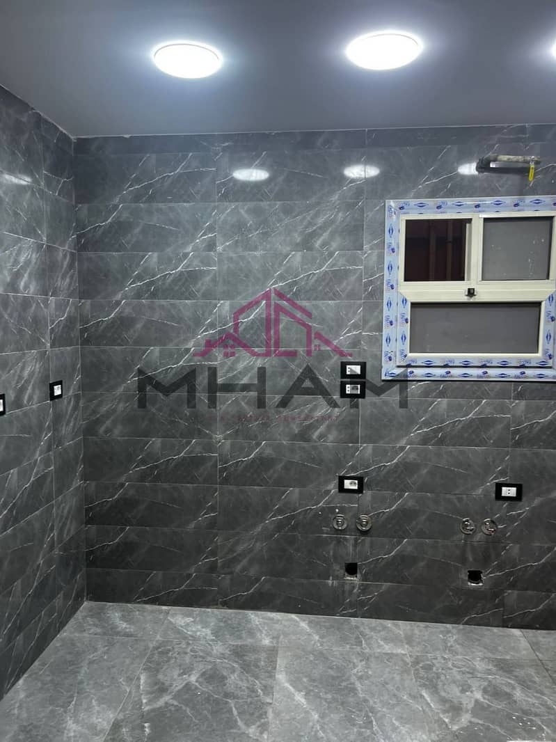 4 photo_5911393670127094856_y. jpg