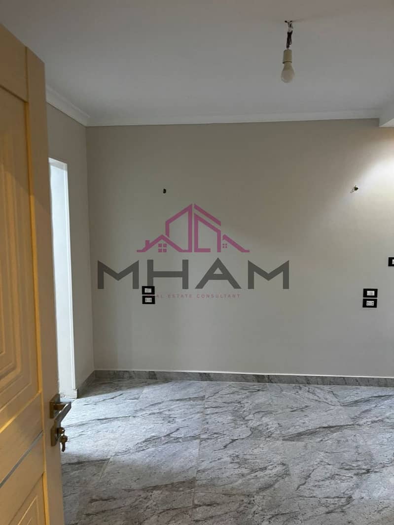 12 photo_5911393670127094866_y. jpg