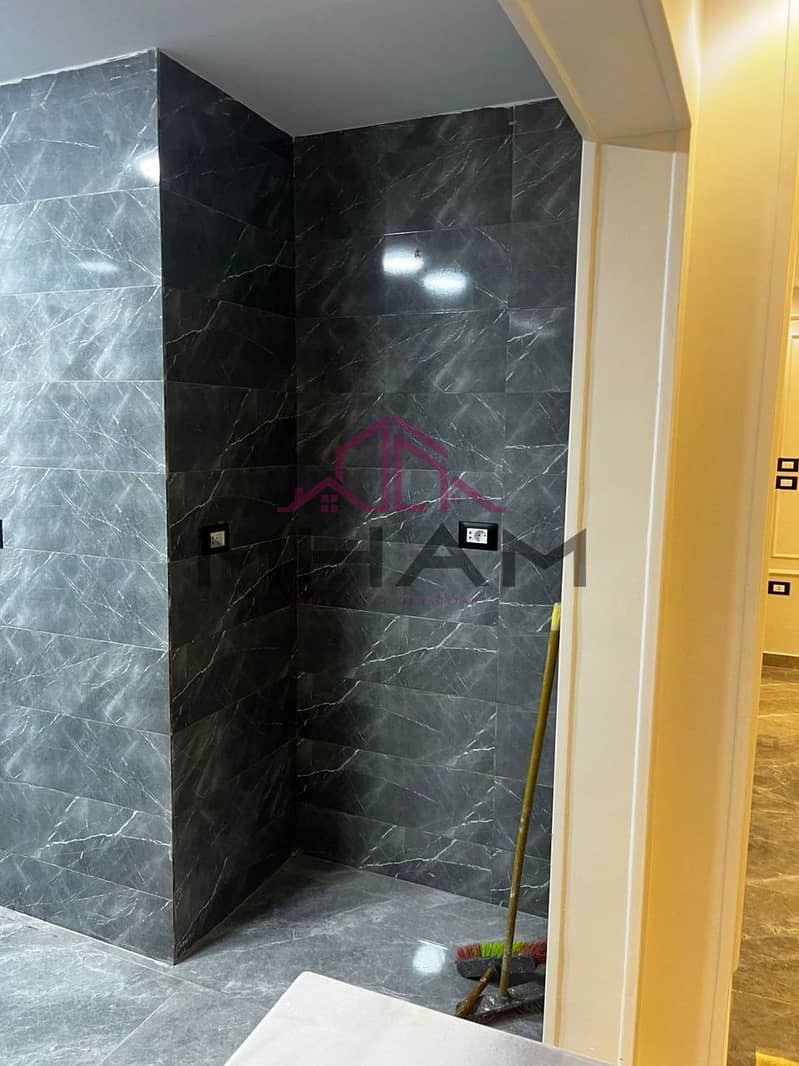 14 photo_5911393670127094869_y. jpg