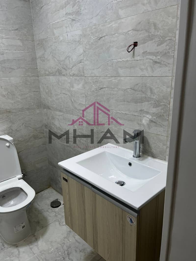 15 photo_5911393670127094870_y. jpg