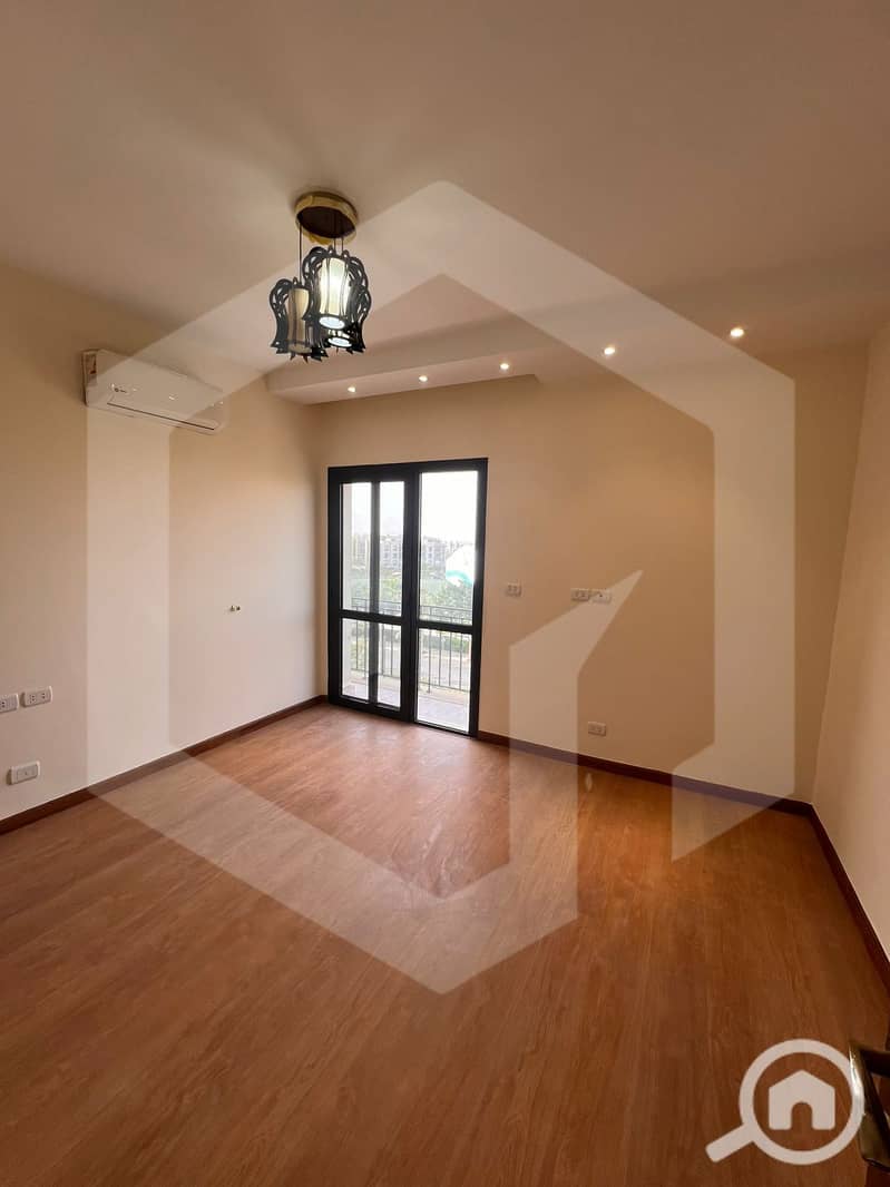 7 Courtyard Sodic 7. jpg