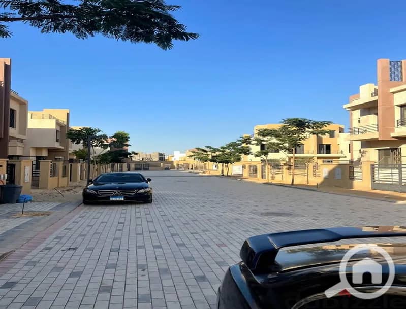 4 77664088-800x600. jpg