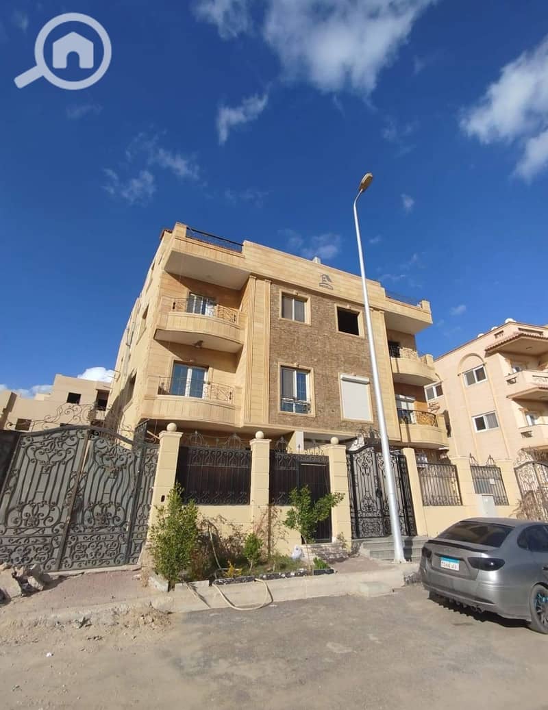 4 3d227cbb-ac76-4435-9377-b181112c92bf. jpg