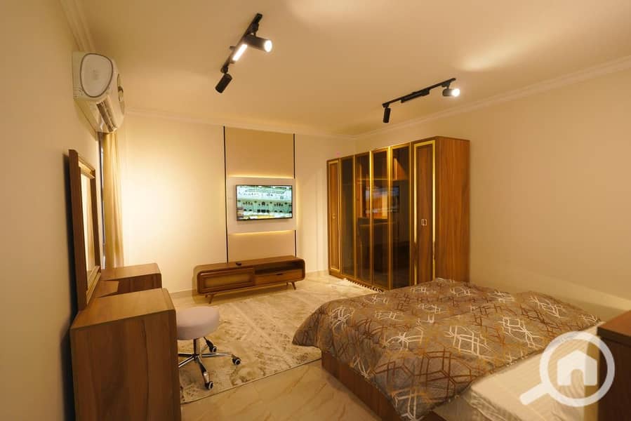 7 WhatsApp Image 2025-12-17 at 12.05. 49 (2). jpeg