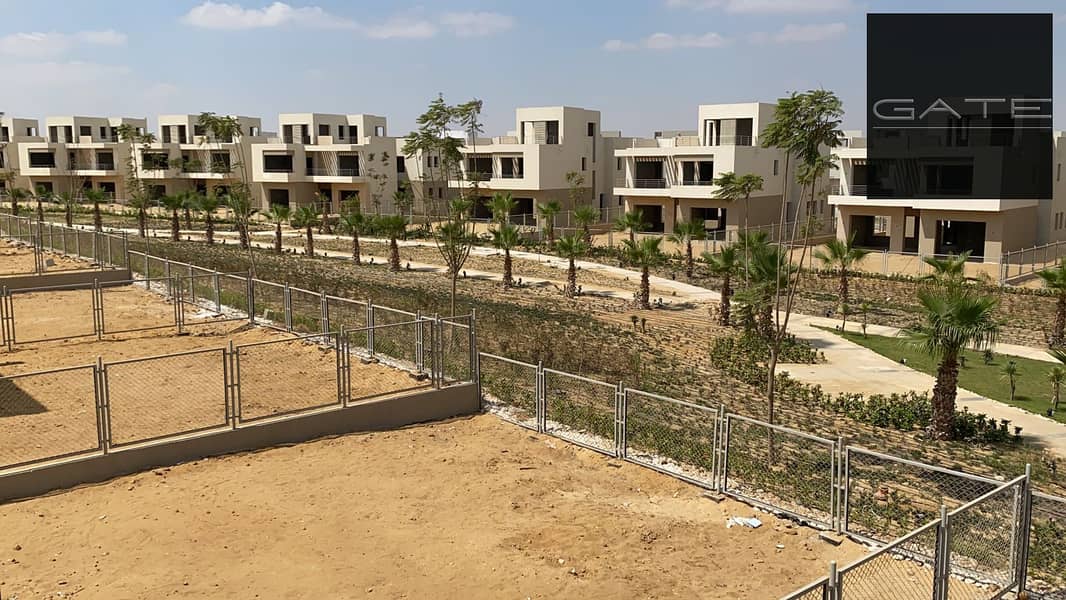 4 573dcb79-2fbe-4c23-8a63-c40b8ec2a793. jpg