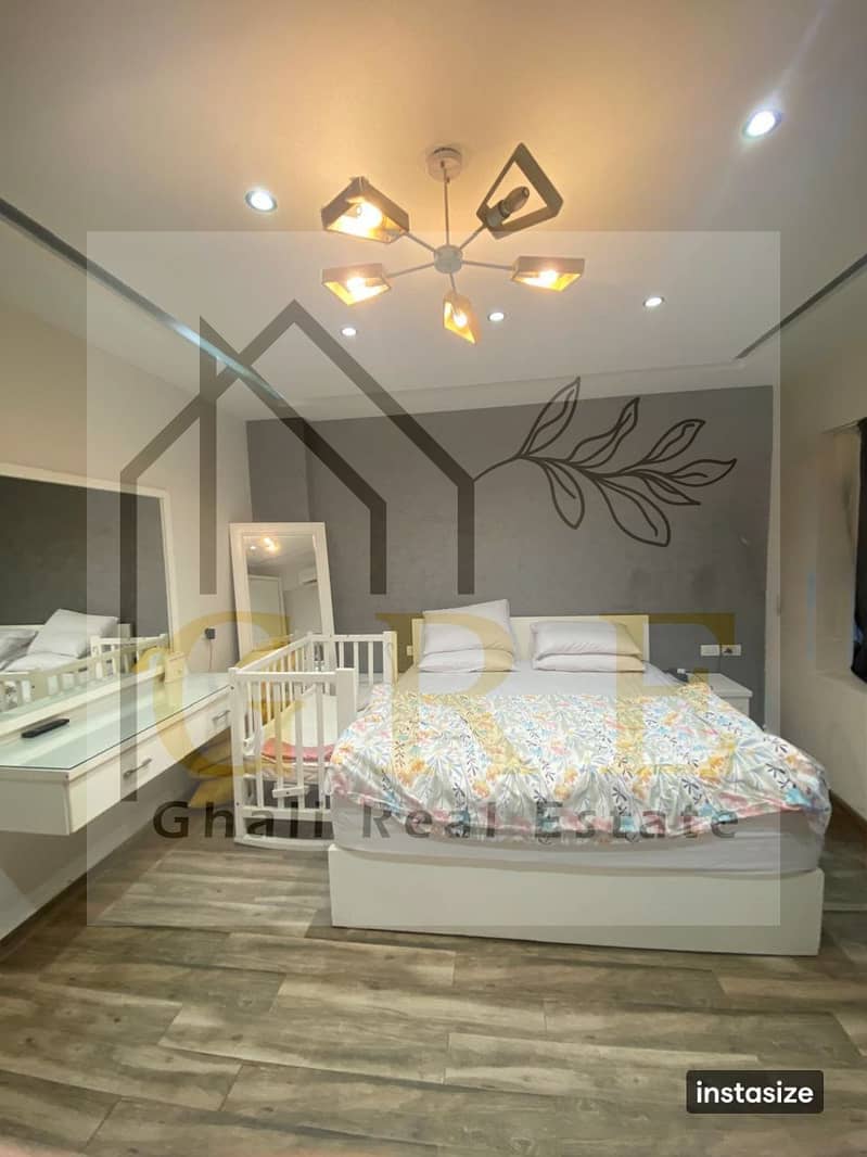 4 313d27b9-e344-46c2-9d6b-eada74ebd88f. jpg