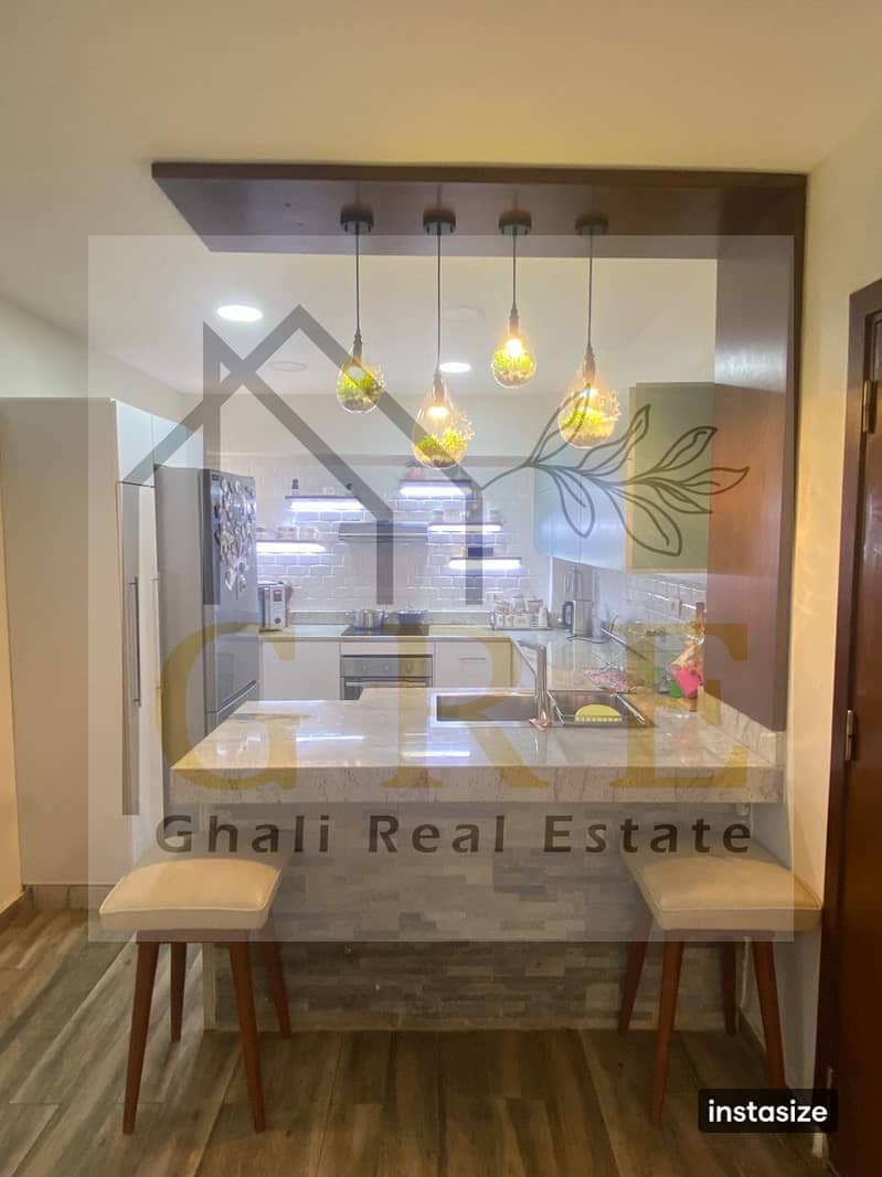 9 fc2df7e6-45b6-471d-94f9-9514da2473a8. jpg