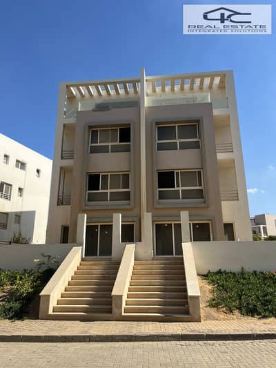 دوبلكس 4 غرف نوم للبيع في القاهرة الجديدة، القاهرة - f019b343-d43a-41d7-9764-da97441adf67. jpg