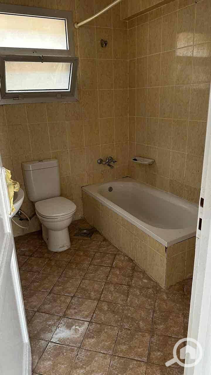 10 4b97eadc-3785-446f-a9bf-b40669234b3a. jpg