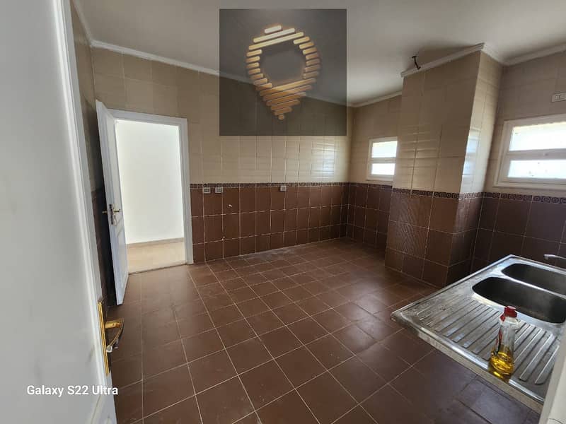 10 WhatsApp Image 2025-11-22 at 11.42. 54_4ba2fcdf. jpg