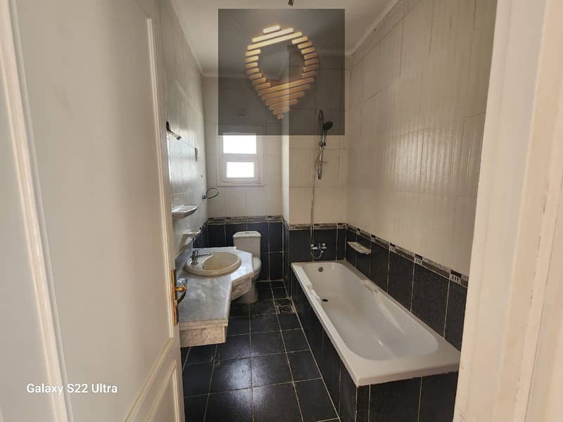 12 WhatsApp Image 2025-11-22 at 11.42. 52_41d0e479. jpg