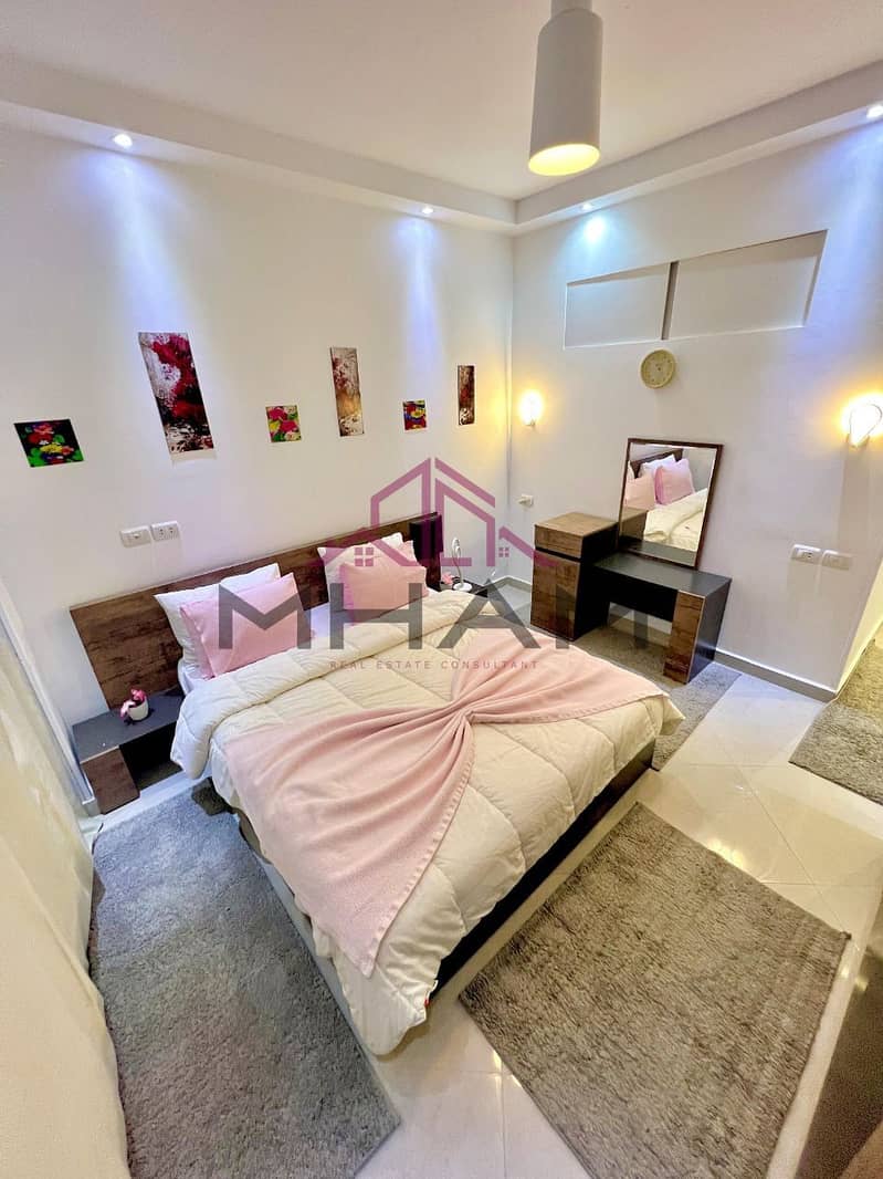 2 photo_5911083710927277228_y. jpg