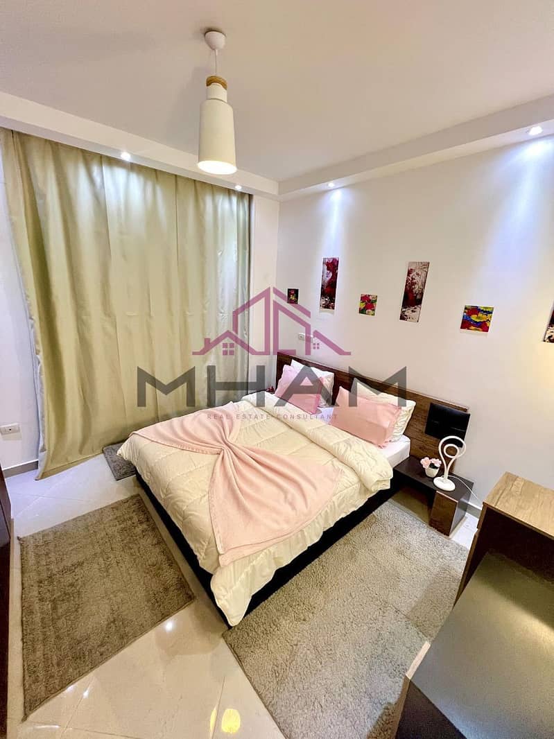 3 photo_5911083710927277222_y. jpg