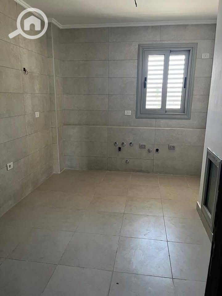 5 yjetujteyjdt - Copy. jpg