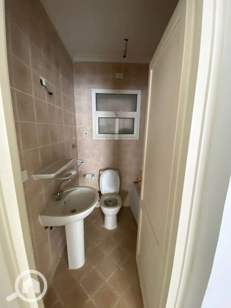 4 WhatsApp Image 2025-12-17 at 13.36. 16 (2). jpeg