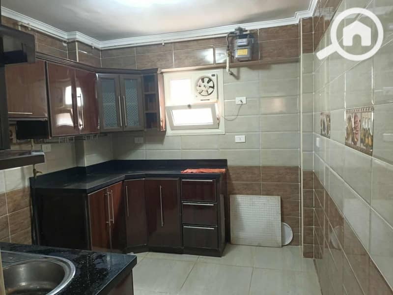 3 c9d80647-db08-4403-98d1-90a062135db8. jpg