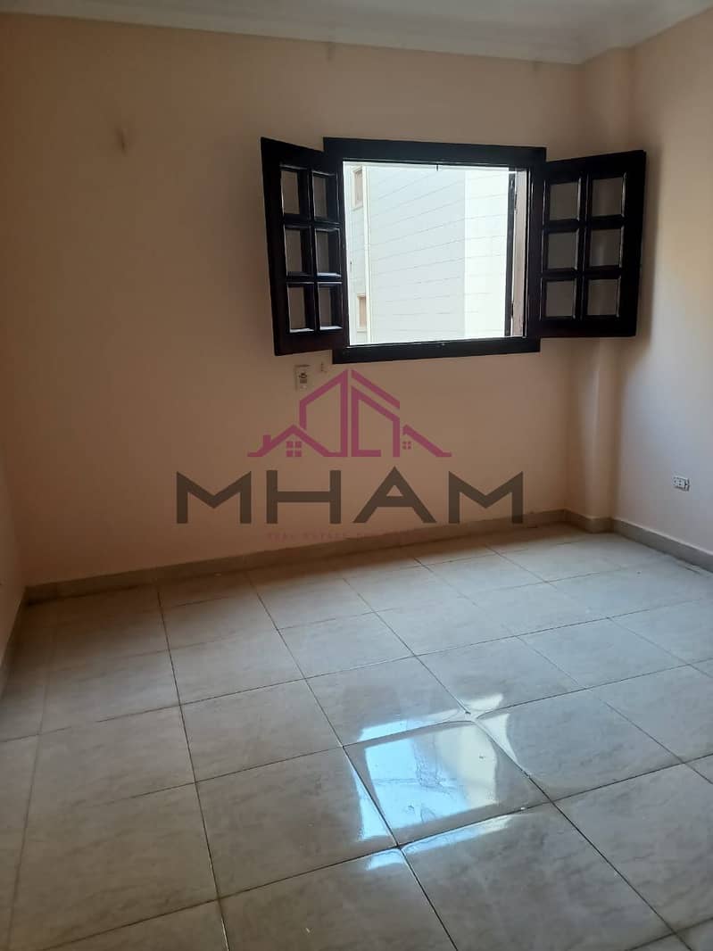 4 photo_5913549863968771543_y. jpg