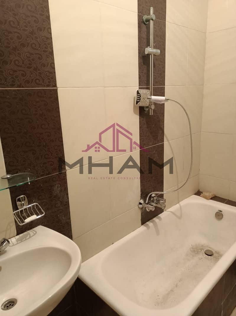 8 photo_5913549863968771537_y. jpg