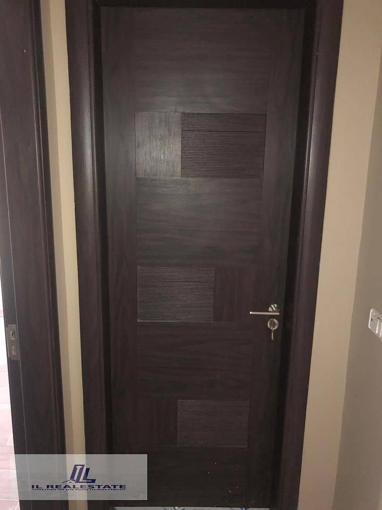 10 b053c04c-9926-4a35-ae87-f76320672394. jpg