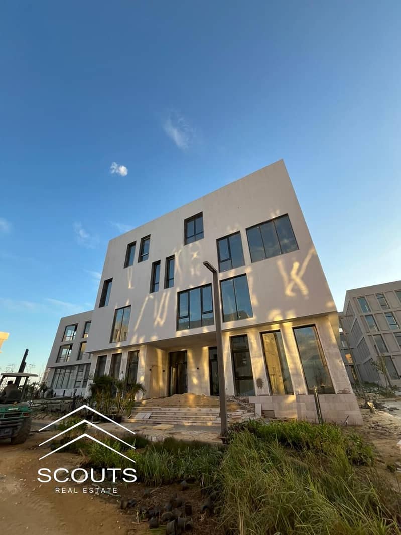 4 f7ebbd77-f0d2-4ace-86c1-966f462e5cd4. jpeg