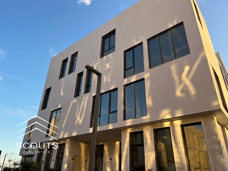 5 15970843-ba26-42c9-881e-ed1e1faf8fde. jpeg