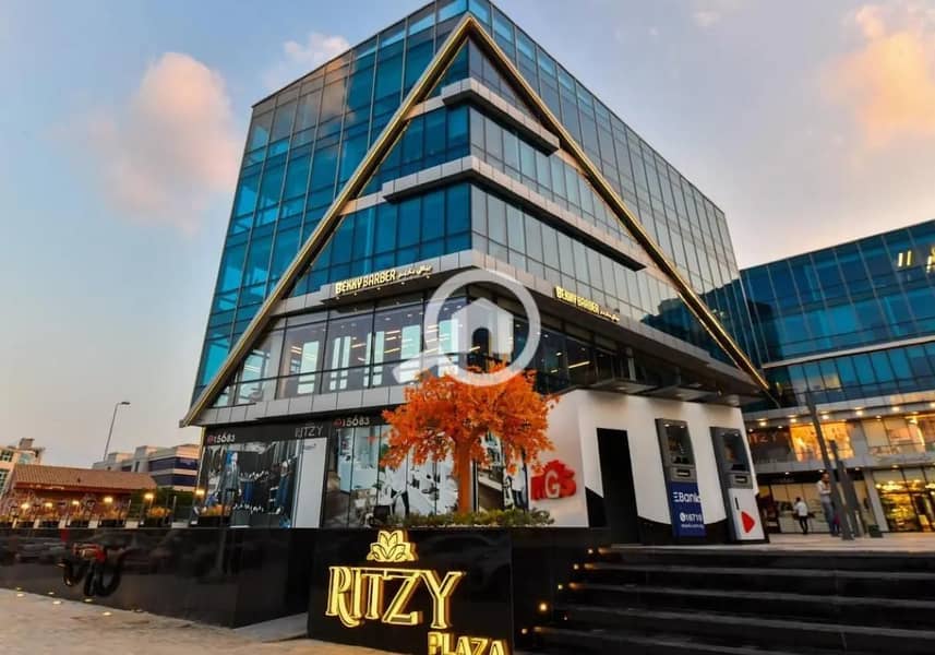 2 8425890-a17cfo. jpg