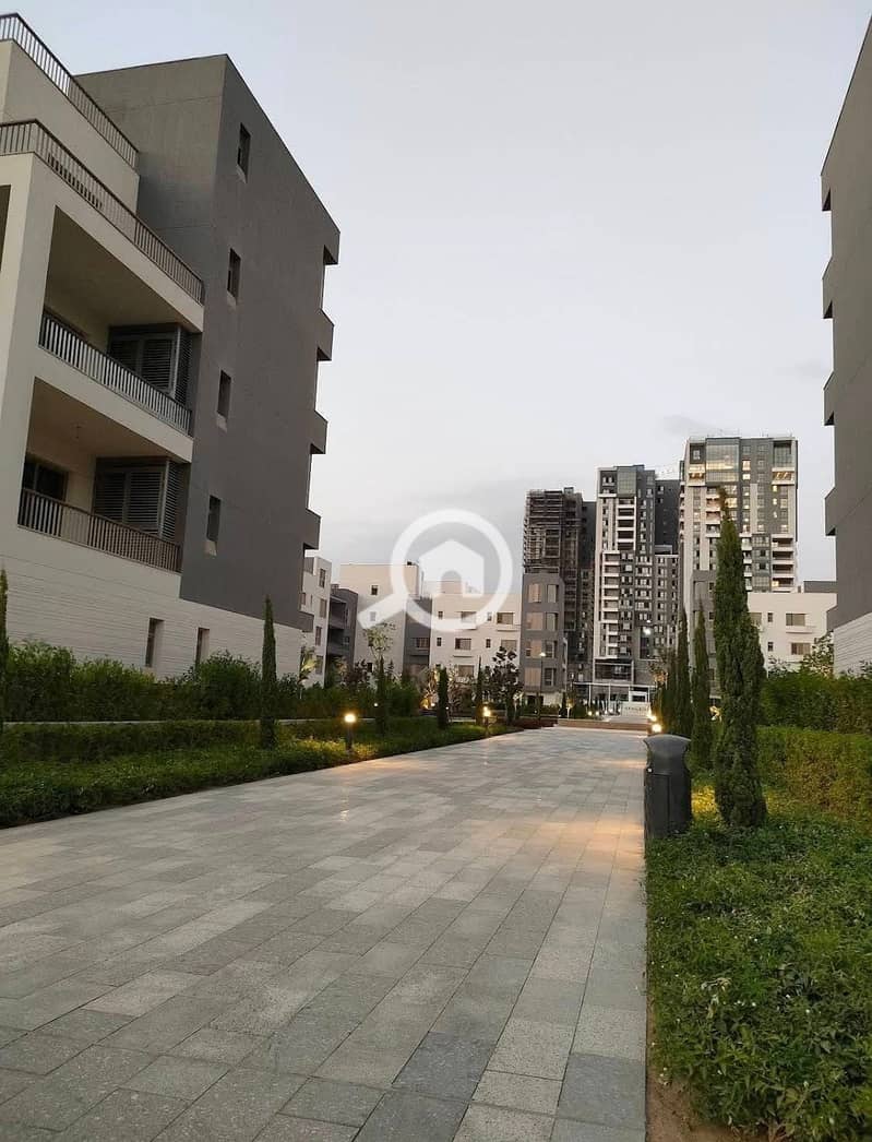 9 598570607_865519966064583_4435360346998253978_n. jpg