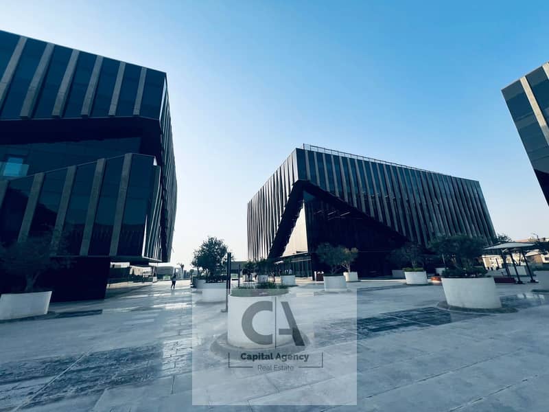 4 5485f419-6abe-482a-8e02-1c958635dc34. jpg