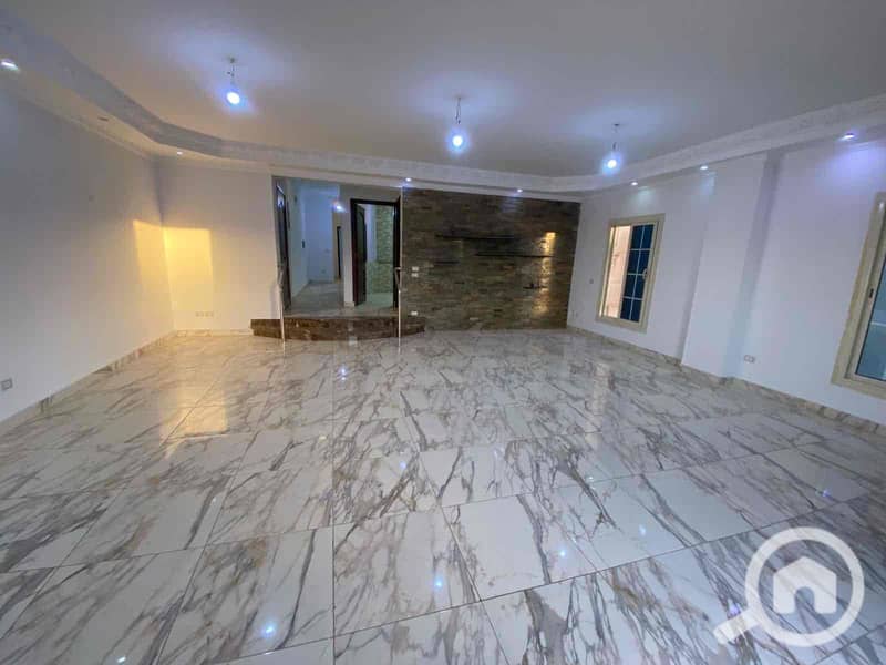 2 a776c6b8-d470-44be-8fa1-f5ec6b281e0f. jpg