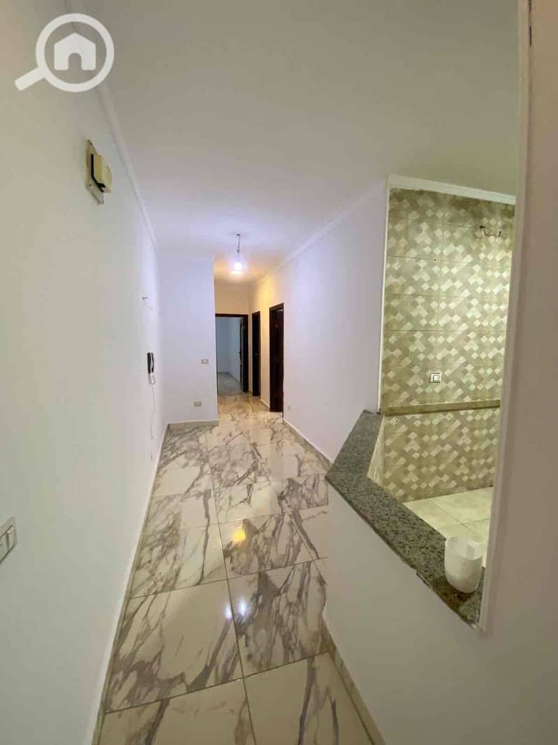 10 b7f288a4-52b5-452a-a8e3-7d9e2552fe08. jpg