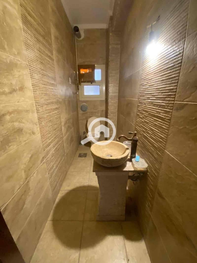 13 26b2432a-78dc-4f04-941a-4e053676bdf4. jpg