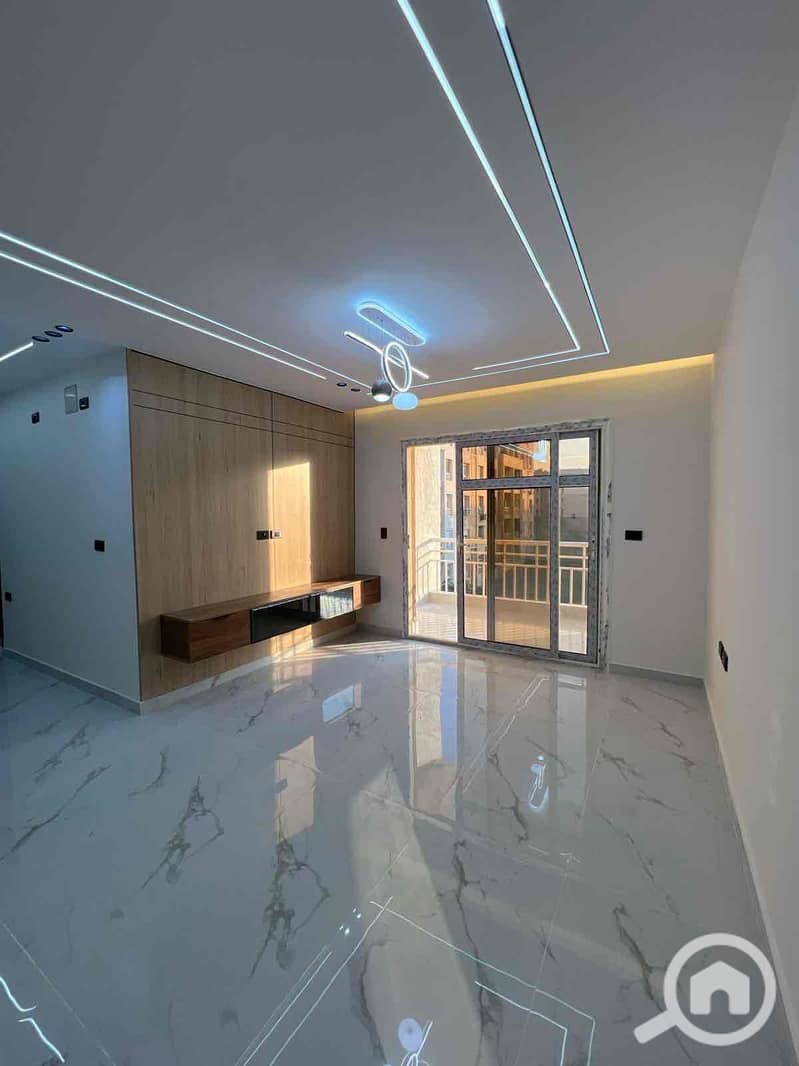 3 92f4f5ef-41c9-45bc-893b-65fbeb5ca8c9. jpg