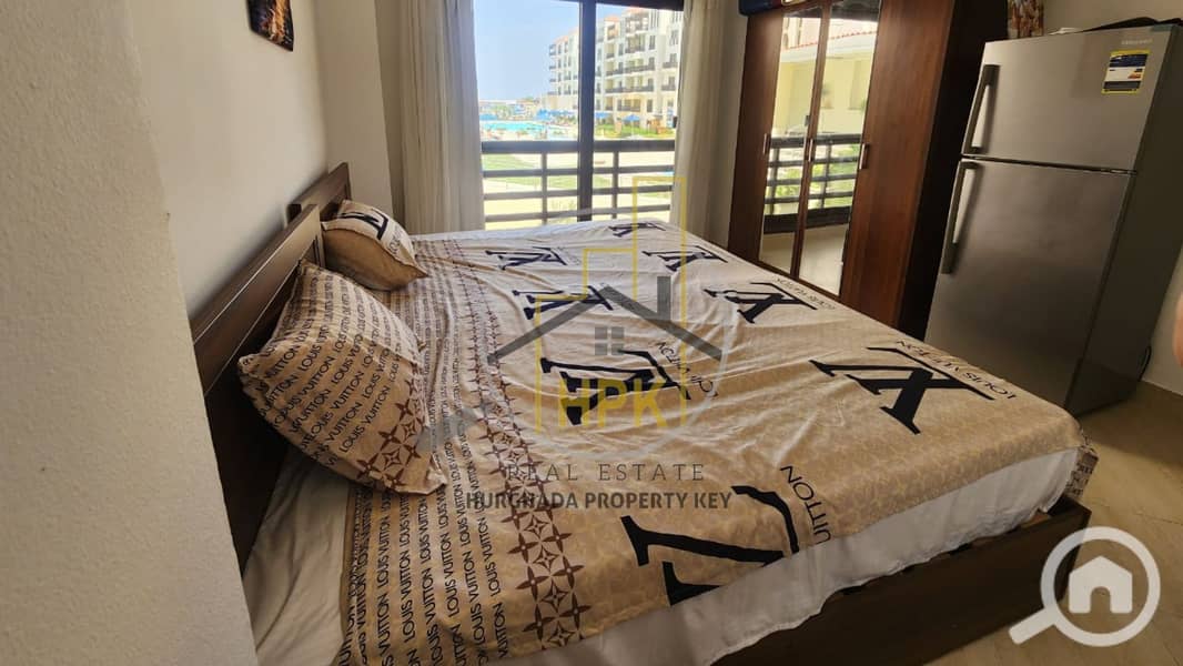 4 Untitled design (2). jpg