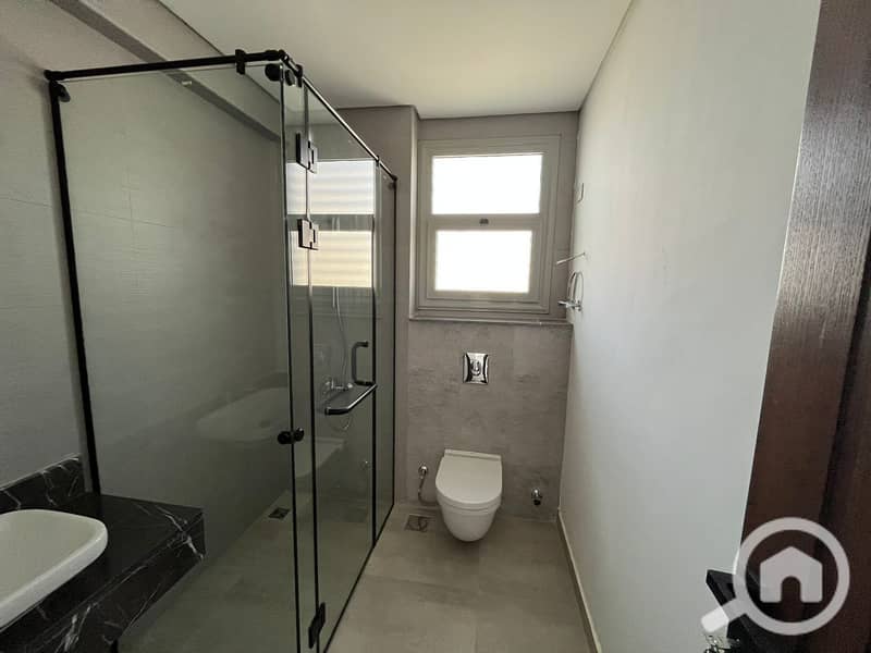 12 WhatsApp Image 2025-12-02 at 20.36. 59_bf2ab591. jpg