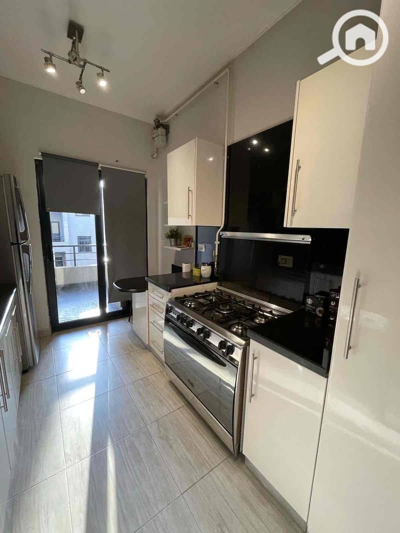 6 5803bd3e-a9db-4148-9f3d-c7b83792d7a5. jpg