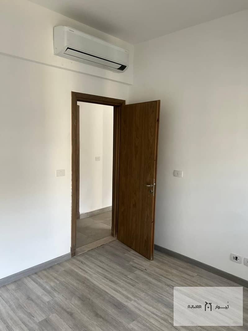 3 73258fea-148c-4f27-9008-f61875c50af8. jpg