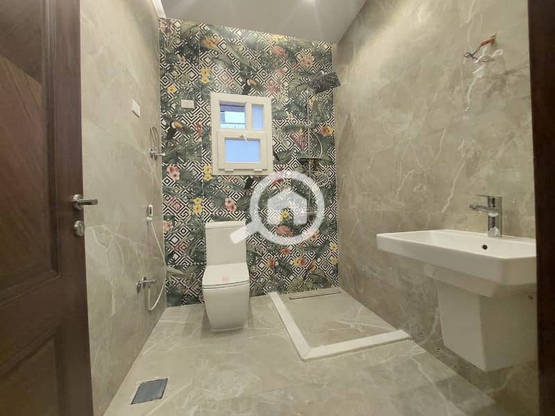 7 f4ae5861-7c40-40b4-86a3-8748ce68cedb. jpg