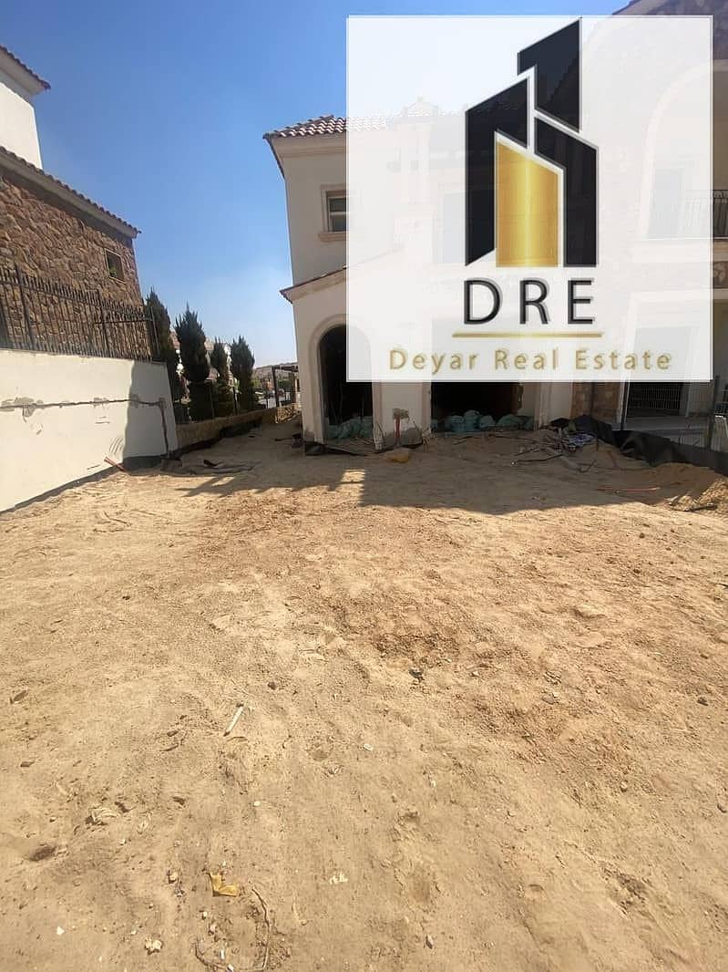 11 32189471-800x600. jpeg