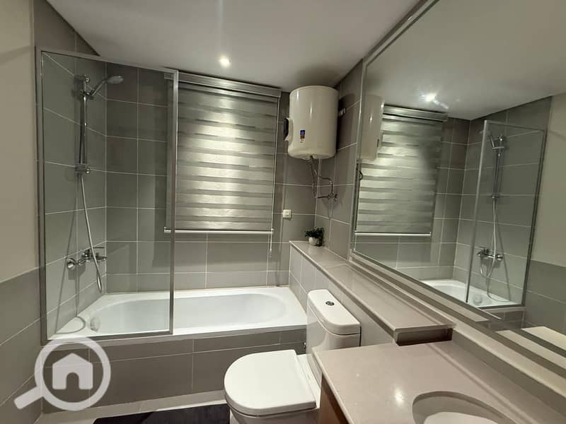 5 b94adc1c-f3a3-4de6-b366-3cc7dfb8f604. jpg