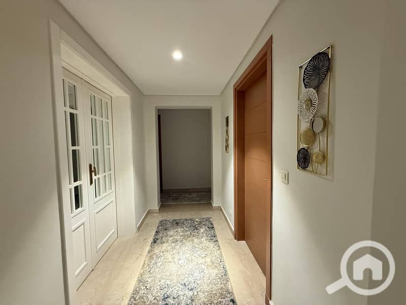 7 c9f8e916-785e-48f9-a42f-3212f3e6cdd4. jpg