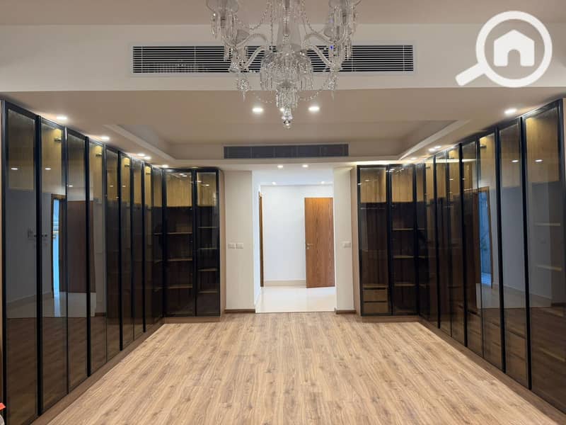 6 56e724b6-2b10-43ed-ab28-9e15e859abfe. jpg