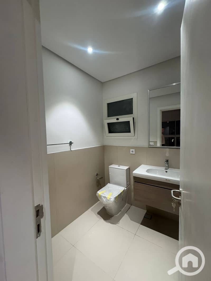 4 d5abc17a-a30e-4603-b1b6-7aa381163de4. jpg