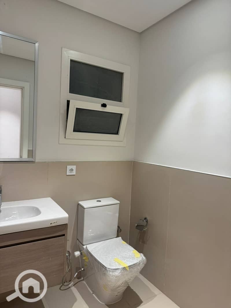 8 c9cb740e-faa8-40c0-8970-ffd1abcb4271. jpg